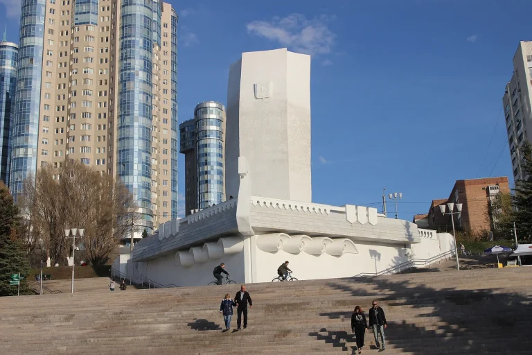 Стела «Ладья»
